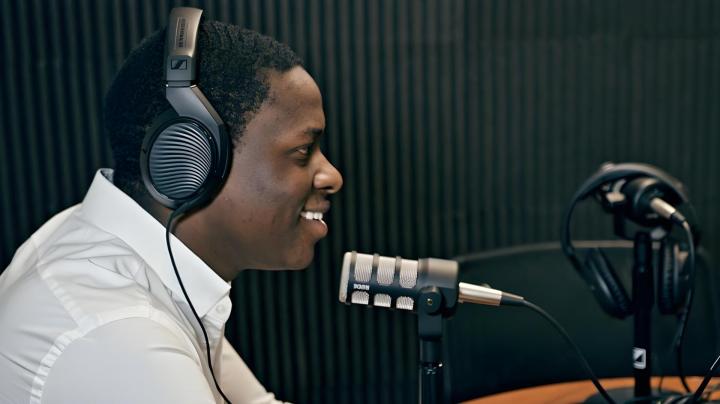 Nous mettons à votre disposition un studio pour l’enregistrement de podcasts.